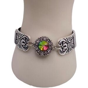 Renaissance Style Bangle Bracelet w/ round multicolored 18mm ginger snap. VIDEO!